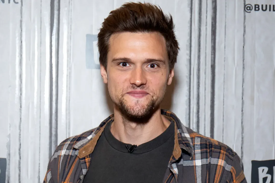 hartley sawyer tweets